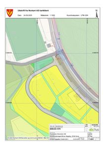 Situasjonsplan som viser tomtens beliggenhet i forhold til vei, nabotomter og terrengforhold.