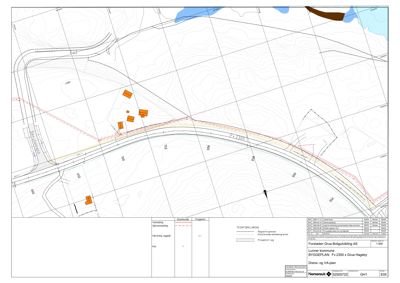 Situasjonsplan som viser tomtens beliggenhet i forhold til vei, vann og naboeiendommer, samt prosjekterte vegforhold.