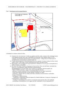 Kart over tomt med tegnet for bygning, terrenglinjer og vannstand.