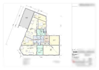 Etasjeplan (1. etasje) som viser romfordeling, mål og innredning for flere leiligheter.