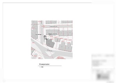 Situasjonsplan som viser plassering av ny boddflager i forhold til eksisterende bygninger, vegger og gater.