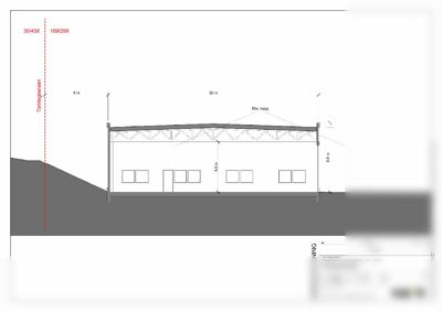 Tverrsnitt (SØKNADSTEGNING) av en bygning med angitte mål og tomtegrense.