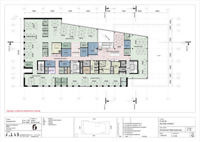 Etasjeplan med romfordeling, mål og funksjonsbeskrivelser for en bygning.