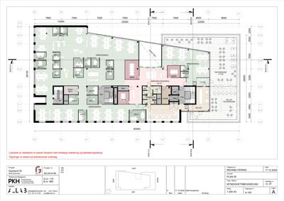 Etasjeplan (PLAN 05) som viser romfordeling, mål og funksjoner for et bygg.