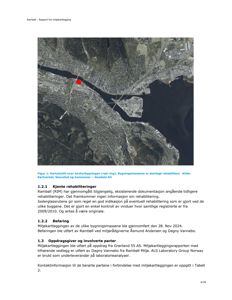 Kartutsnitt (flyfoto) av et bygningsanlegg med en markert plassering (rød ring).