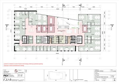 Etasjeplan (PLAN 02) som viser romfordeling, møblering og leietakeroppdeling for et kontorbygg.