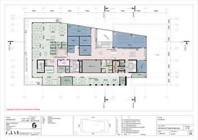 Etasjeplan som viser romfordeling, funksjoner (som 'Møterom', 'Arkiv', 'Kontor') og dimensjoner for et bygg.