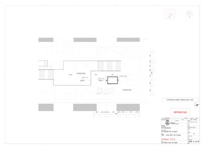 Plantegning av taket (Tak Etasje) for Forredebønnen stasjon, som viser romfordeling, dører og vinduer.