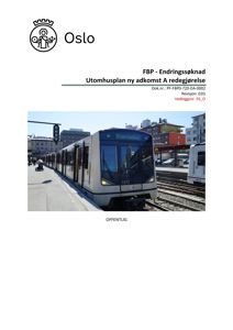 Fotografi av en togvogn (nr. 3372) på en stasjon, som illustrerer et tog i drift.