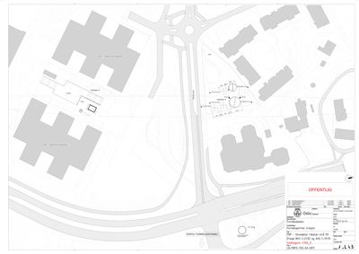 Situasjonsplan som viser bygningers plassering i forhold til veier, rundkjøring og naboeiendommer.