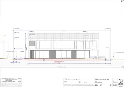Fasadetegning (opprikk) av bygning sett fra nord/vest, med angitte mål og høyder.