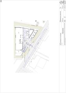 Situasjonsplan som viser bygningens plassering i forhold til naboeiendommer, veier og eiendomsgrenser.