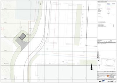 Situasjonsplan som viser tomtens form, grenser, eksisterende og planlagt bebyggelse, samt veger og vannløp.