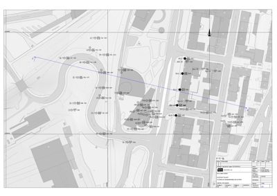 Situasjonsplan som viser tomtens form, grenser, nabolag, veier og plassering av bygninger.