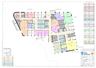 Etasjeplan (dagplan) som viser romfordeling, funksjonsområder (f.eks. 'IL-SEKTOR', 'KOKKESKOLE') og arealoppdelinger for en bygning.