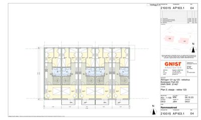Etasjeplan for 3. etasje i rekkehuset på Altringen 121 og 123, som viser romfordeling, dører, vinduer og mål.