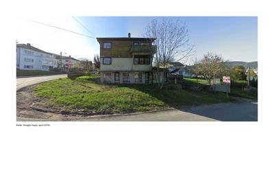 Fotografi av en toetasers bolig sett fra gaten, tatt fra Google Maps i april 2019.