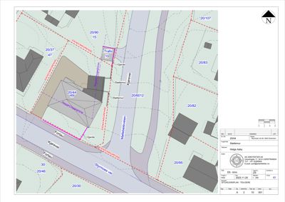 Situasjonsplan som viser eiendomsgrenser, naboeiendommer, veier og bygningers plassering på tomt.