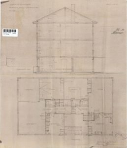 Bildet viser et snittegning (tyersnitt) av en bygning, kombinert med et etasjeplan for første etasje. Det viser romfordeling, høyder og konstruksjonsdetaljer.
