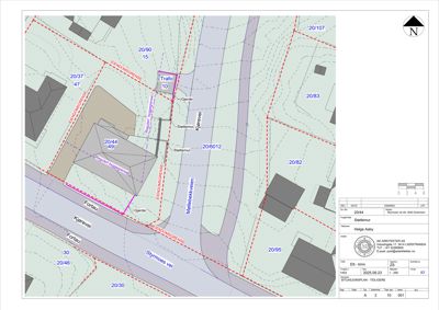 Situasjonsplan som viser eiendomsgrenser, naboeiendommer, veier og topografi.