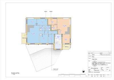Etasjeplan (PLAN 2 ETG.) som viser romfordeling, arealer og plassering av dører og vinduer i en bolig.