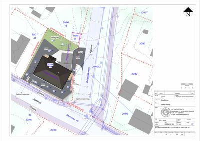 Situasjonsplan som viser eiendomsgrenser, naboeiendommer, veier og bygningens plassering på tomten.