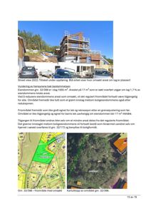 Fotografi av en bygning under oppføring med tekstbeskrivelse om eiendomsgrenser og areal.