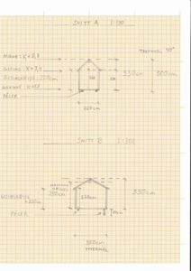 Håndskrevet snittegning (Snitt A og Snitt B) som viser bygningens høyde, takvinkel, gesims og paler.