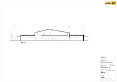 Snittegning (Snitt 01) som viser bygningens tverrsnitt, takform og høyder.