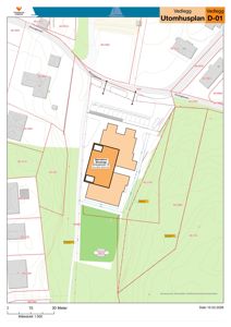 Situasjonsplan (tomtekart) som viser bygningens plassering i forhold til nabolag, veier og terreng.