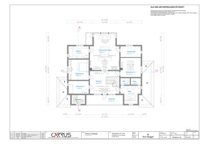Etasjeplan som viser romfordeling, mål og funksjon for et hus.