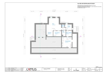 Etasjeplan som viser romfordeling, mål og areal for en bolig.