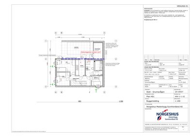 Etasjeplan (H01) som viser romfordeling, dører, vinduer og tekniske installasjoner for et bygg.