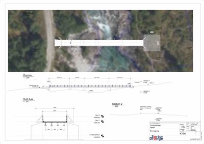 Situasjonsplan og oppriss som viser bygningens plassering i forhold til terrenget, veier og naboeiendommer, samt snittegninger (Section 2) og et snitt (A-A) som illustrerer grunnforhold og nivåer.
