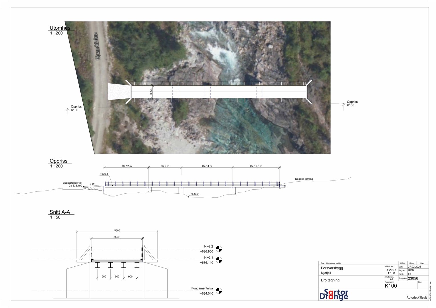 Et fotografi av en eksisterende bro over en elv, som er brukt som referanse for en ny tegning (Oppriss).