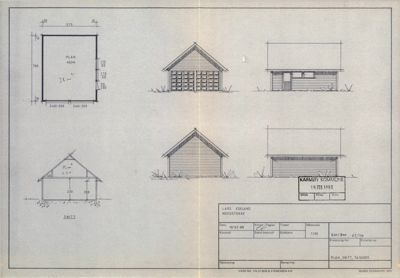 Fasadetegning med snitt og situasjonsplan for en liten bygning