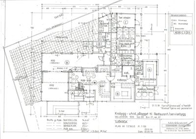 Etasjeplan (1. etasje) for en utvidelse av et bygg til restaurant og servicebygg, med romfordeling, mål og brannsikring.