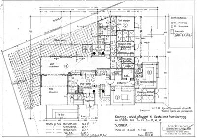 Etasjeplan for 1. etasje av et restaurant- og servicebygg, med romfordeling, dimensjoner og brannskrivning.