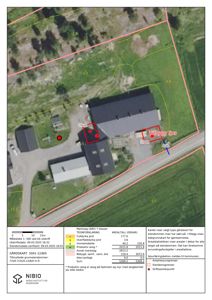 Et gårdsplan (site plan) som viser eiendomsgrenser, arealtall og eiendomsdata.