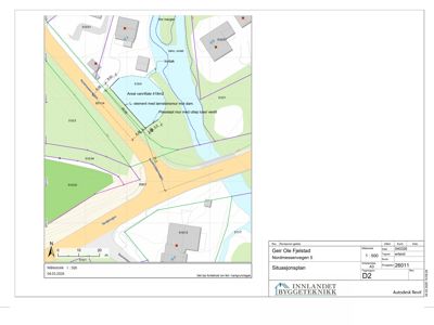 Situasjonsplan som viser tomtens beliggenhet, naboeiendommer, veier og vannveier.