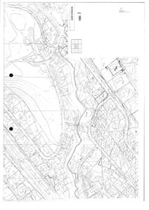 Situasjonsplan som viser tomtens plassering i forhold til nabolag, veier, vann og terrengforhold.