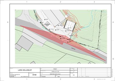 Situasjonsplan som viser tomtens høydemåler (konturlinjer), eksisterende og planlagt bebyggelse, samt en markert utbyggingsområde (rødt) med angitte høyder.