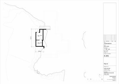 Situasjonsplan som viser plassering av en hytte (Plan 0) i forhold til terrenget, med angitte mål og areal for bodene.
