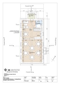 Etasjeplan for 2. etasje i Holmestrand kirkestue, som viser romfordeling, dimensjoner og fasader.