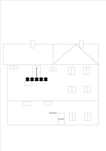 Fasadetegning som viser bygningens utseende fra fronten, inkludert vinduer, dører, takform og en veranda.