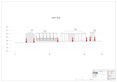 Snittegning (Snitt D-D) som viser bygningenes høydeprofil, takhøyder og grunnplan sett fra siden.