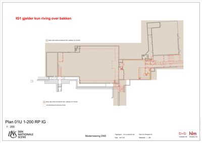 Etasjeplan (Plan 01U) for et bygg, som viser romfordeling, vegger og områder for riving.
