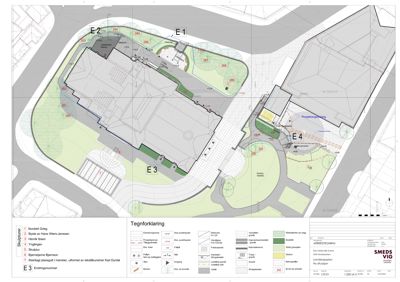 Situasjonsplan som viser bygningens plassering i forhold til tomme, veier, trær og andre omgivelser.