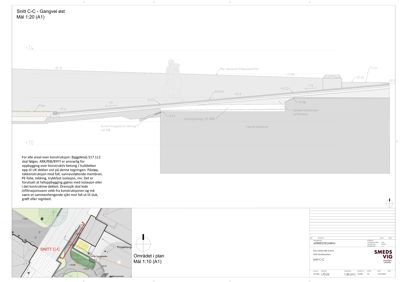 Snittegning (Snitt C-C) som viser bygningens tverrsnitt, grunnmur, isolasjon og terrengforhold.