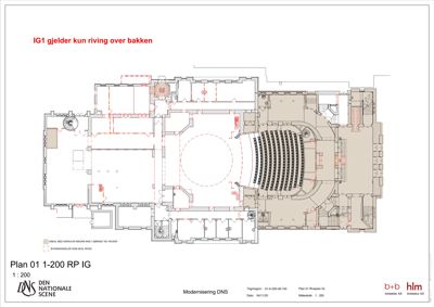 Etasjeplan (Plan 01) for en bygning (DNS) med rive- og oppriss, inkludert romfordeling, trapper og sitteplasser.